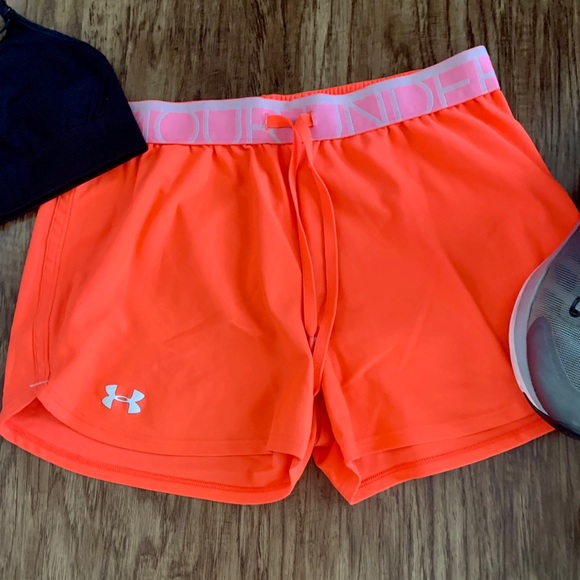Women’s UA shorts - Picture 3 of 8